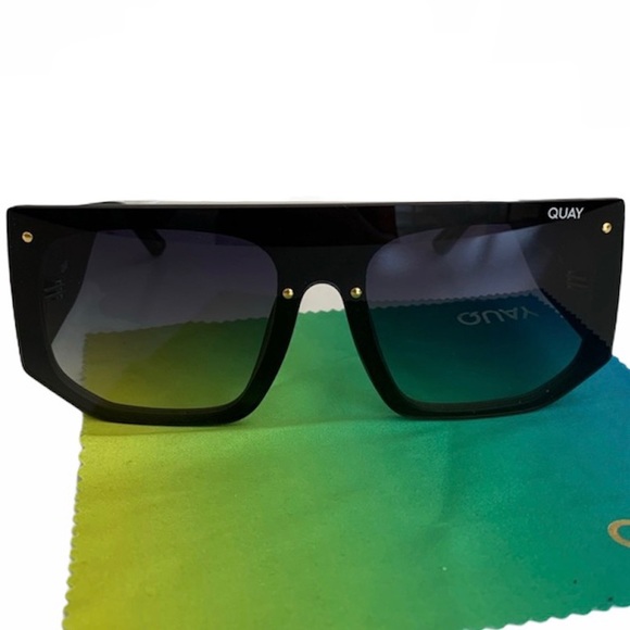 QUAY Fully Booked Sunglasses Black Smoke Green - Picture 7 of 10